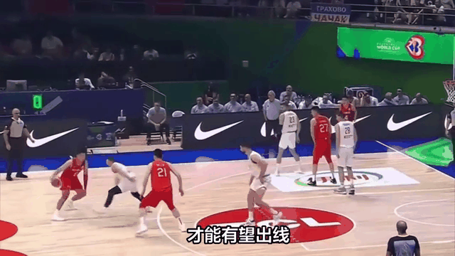 山东男篮遭遇连败,斯隆表现神勇 山东男篮遭遇连败,斯隆表现神勇
