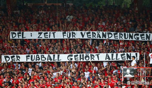 开云体育-曼联客场逼平对手,保持不败