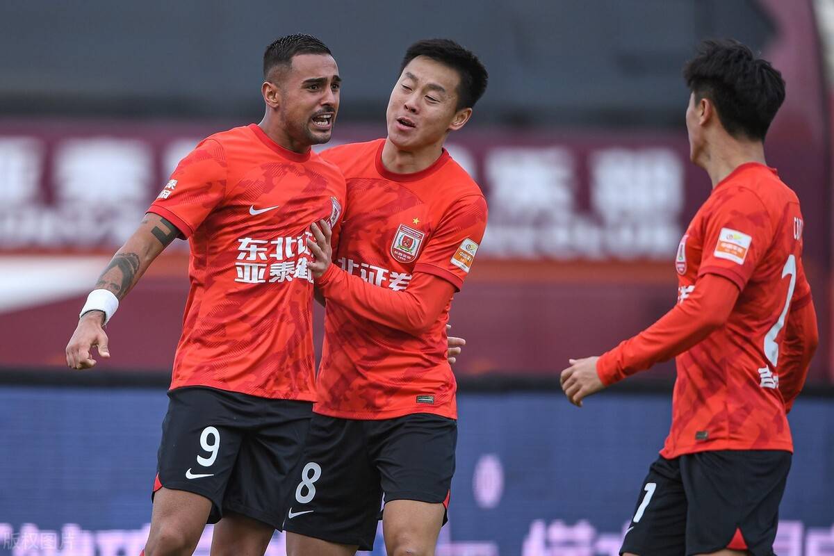 东北联合全队期待胜利,备战火热 东北联合全队期待胜利,备战火热