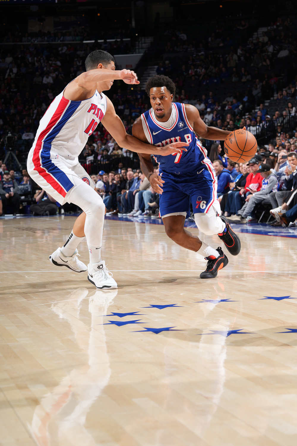 76人不敌快船,哈里斯空砍20分 76人不敌快船,哈里斯空砍20分