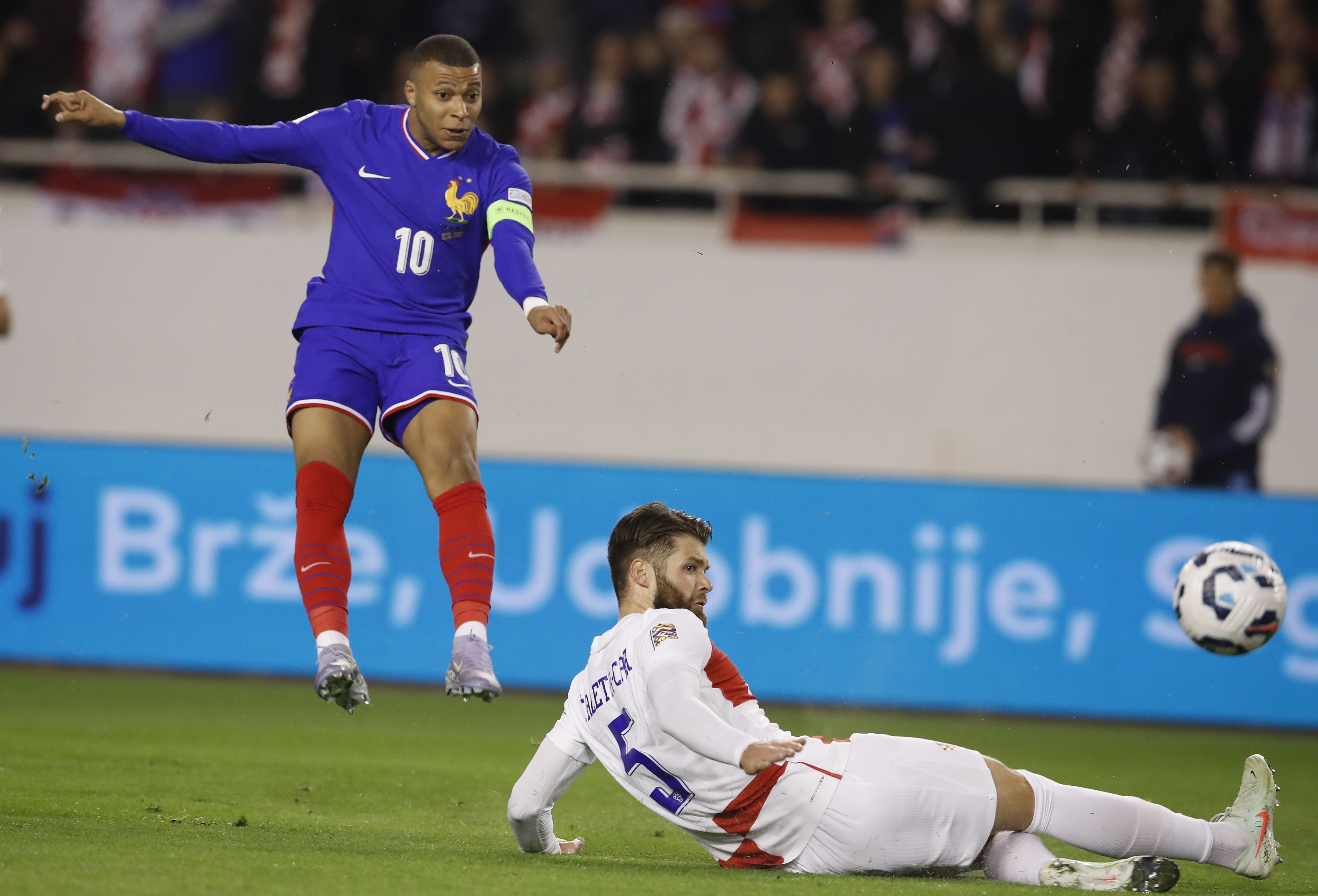 比利时大胜克罗地亚，轻松晋级欧国联半决赛