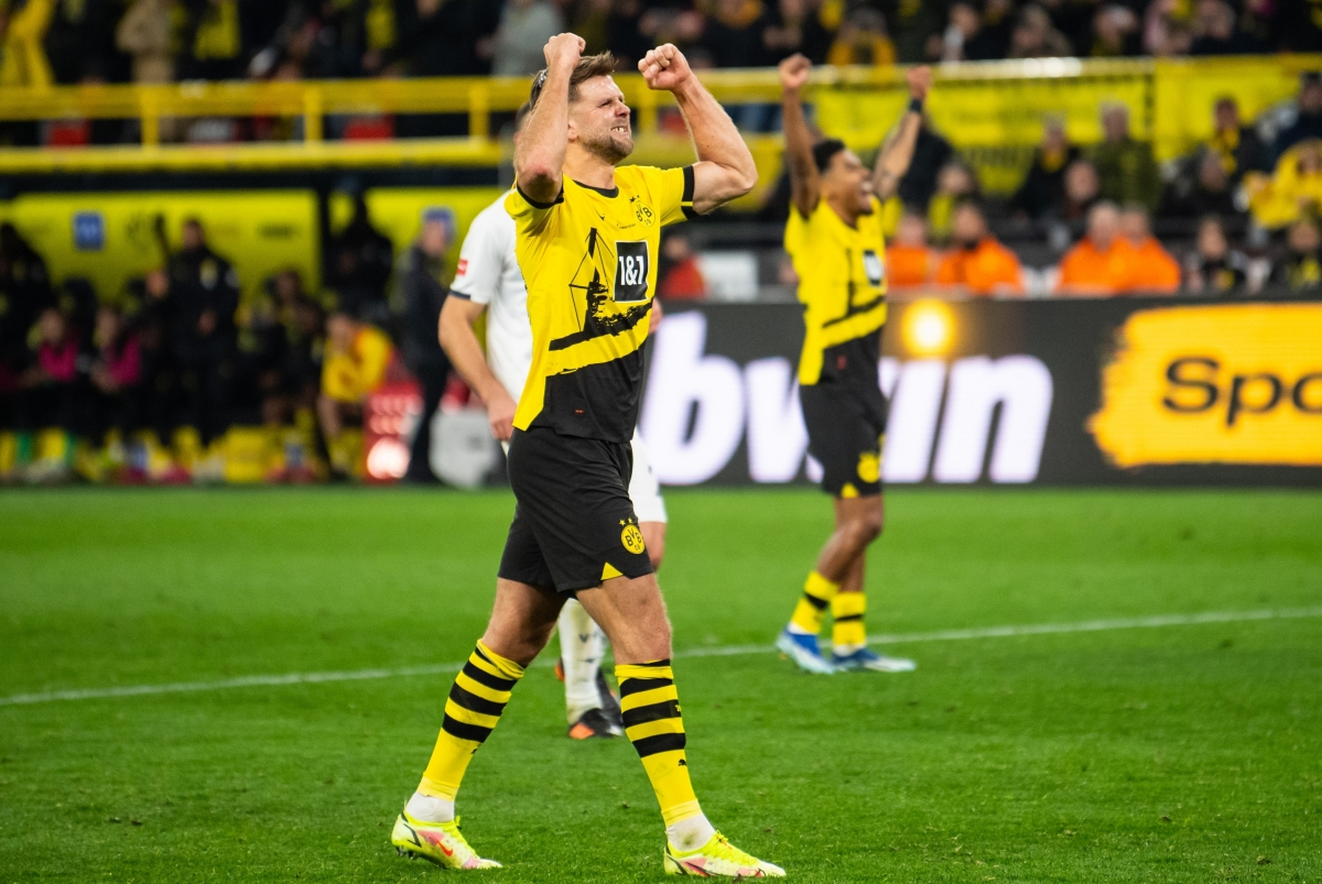 圣艾蒂安主场力克亚眠，稳居中游