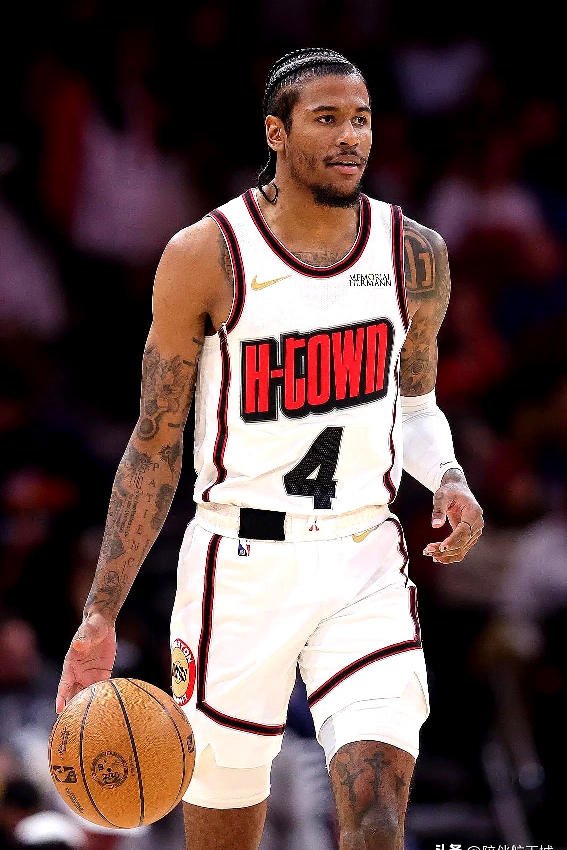 鹈鹕队外线射手火爆,成为比赛关键人物 鹈鹕队外线射手火爆,成为比赛关键人物