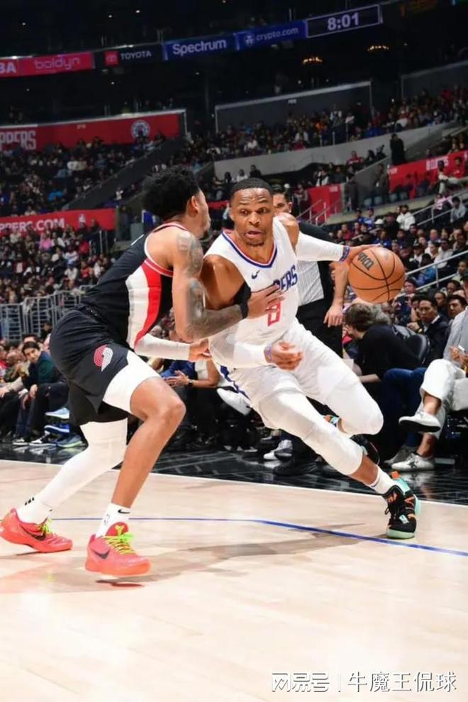 火箭豪取胜利,哈登和威少合砍60分 火箭豪取胜利,哈登和威少合砍60分