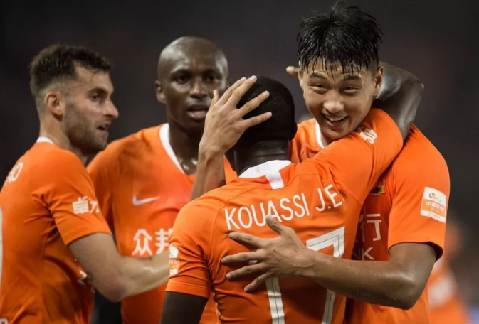 开云体育中国-福建绿城队战胜山东鲨队,夺冠成功