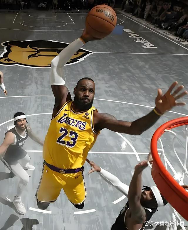 詹姆斯连续三场30+，湖人狂胜