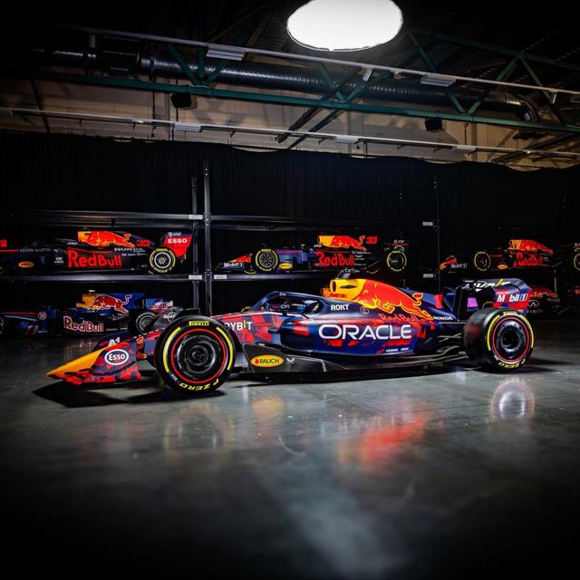 迈凯伦险胜哈斯车队,汉密尔顿统治全场的简单介绍 迈凯伦险胜哈斯车队,汉密尔顿统治全场的简单介绍