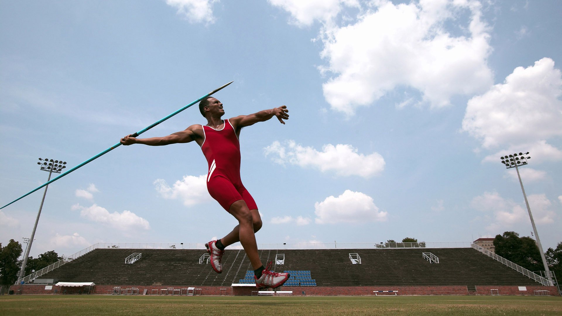 开云体育登录-钢铁的对决，从绿茵场到乒乓桌，逆转与高光的交响诗
